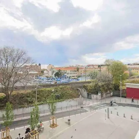 Moderne Luxueux Parking Ac Cote De La *