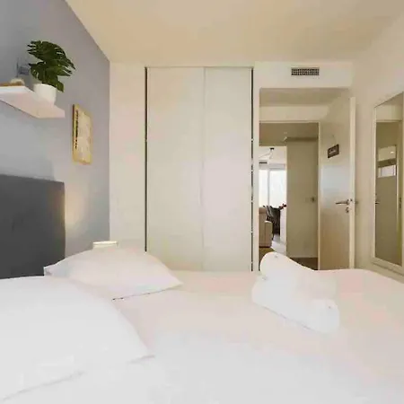Moderne Luxueux Parking Ac Cote De La Apartment